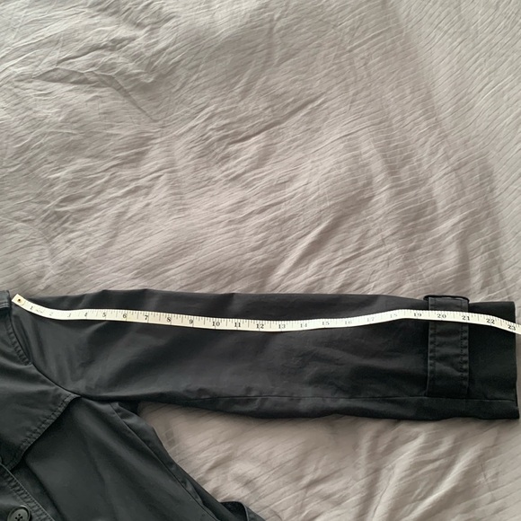 Banana Republic Classic Trench Coat - Picture 16 of 17